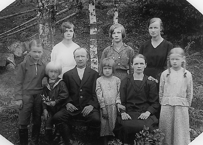 Tarkkonen Matti perheineen