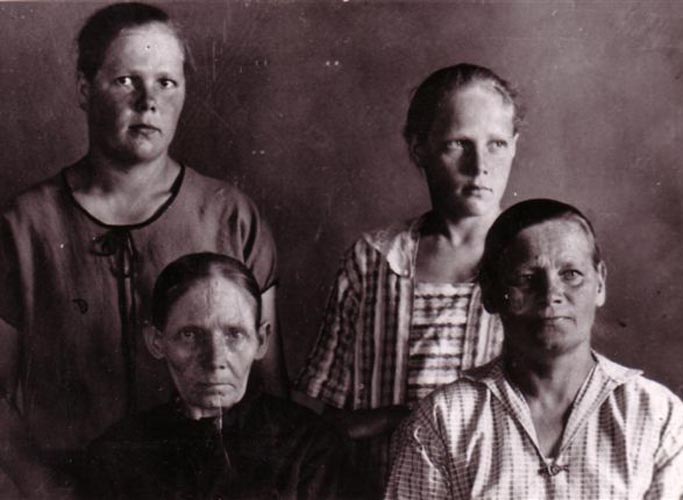 Sihvonen Liisa perheineen