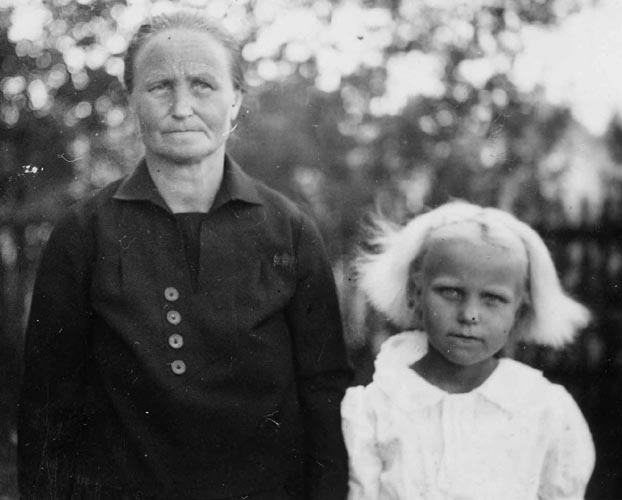 Tarkkonen Katri ja Elsa