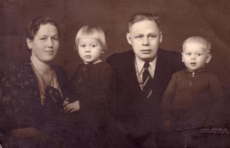 Kiiski Johannes perheineen