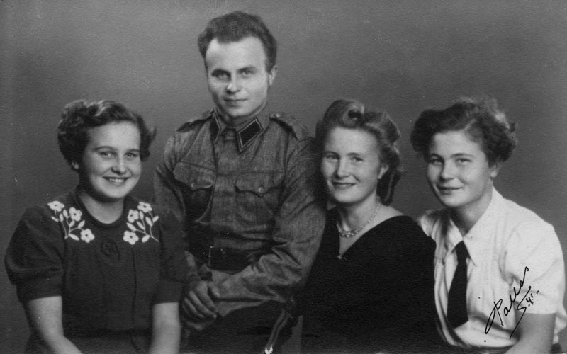 Tarkkosen sisaruksia